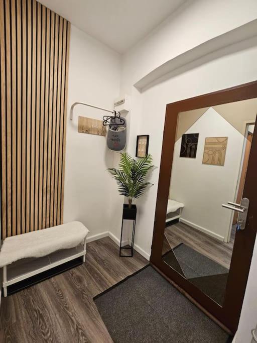 Affordable Suite In Vienna'S Hotpoint Exterior photo